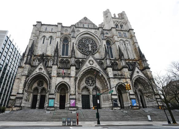 April 7, 2020, New York Manhatan, USA: The Manhattan church, the largest Gothic cathedral in the world, will be able to care for at least 200 patients during the coronavirus outbreak. 04 07 20. New YorkManhattan New York Manhatan USA - ZUMAs252 20200407_znp_s252_004 Copyright: xMarcusxSantosx