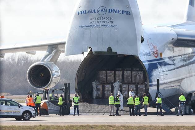 The Antonov An-124 Ruslan arrives with the medical supplies in Warsaw The Antonov An-124 Ruslan arrives with the medical supplies on April 07, 2020 at the Okecie Airport in Warsaw, Poland. EN_01423836_0002 