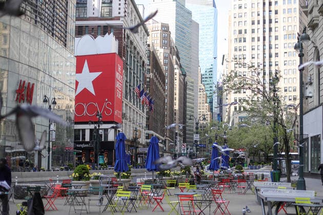 April 7, 2020, New York, New York, United States: View of the empty Herald Square on the island of Manhattan in New York City in the United States this Tuesday, the 7th. The city continues at the epicenter of the Coronavirus New York United States - ZUMAv122 20200407_zap_v122_010 Copyright: xWilliamxVolcovx