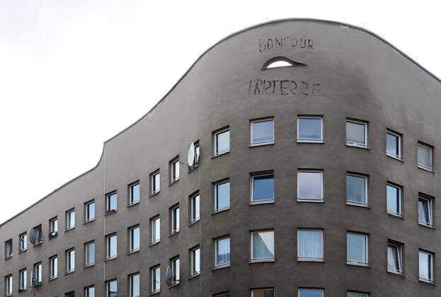 Architektur von Alvaro Siza Vieira Famous building Bonjour Tristesse exterior pattern Famous building Bonjour Tristesse exterior pattern, Berlin, Germany, project of the Portuguese architect Siza Vieira  Copyright: xptxgarfieldx 9791882