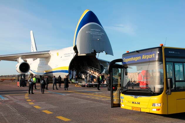 An Antonov AN 124 cargo plane with pesticides landed at Copenhagen Airport, Kastrup, Wednesday, April 8, 2020 The cargo aircraft brought, among other things, 500,000 face masks and 180,000 protective suits to the Danish health service delivered from China to work in collaboration between the Capital Region and Maersk, which ha  Copyright: KevinxArildtoftx xKoebenhavnsxLux cop107 spdk20200408-112759-L