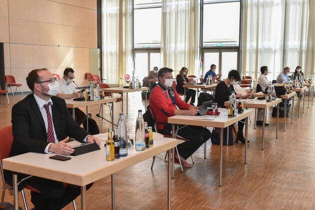 City council meeting under the sign of Corona on Tuesday 07 04 2020 in the Saarbrücken Congress Hall bub