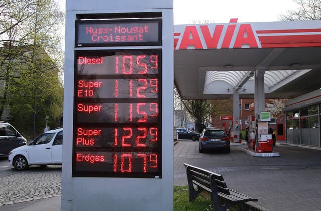 07 04 2020 Dortmund Fuel prices continue to slide further into the basement Due to the Corona crisis, consumption in the economy and transport sector is constantly falling Super 1.15 Euro, Diesel 1.05 Euro