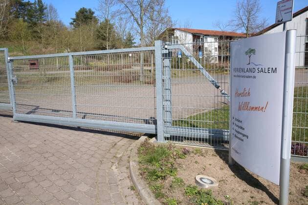 Hardly anything going on at Kummerower See View on Wednesday 08 04 2020 of the village Salem district Mecklenburgische Seenplatte in the Mecklenburger Schweiz at Kummerower See The village currently provides a foretaste of