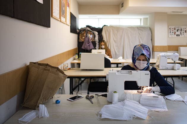 Students of the Ismek Colpan Ilhan Industrial College produce masks during coronavirus COVID 19 at Moda district in Istanbul , Turkey. Copyright: AkinxCeliktas 16715495