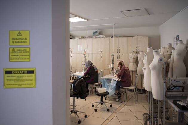 Students of the Ismek Colpan Ilhan Industrial College produce masks during coronavirus COVID 19 at Moda district in Istanbul , Turkey. Copyright: AkinxCeliktas 16715502