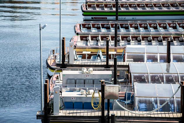 Stromma Canal Tours Copenhagens boat is quietly located at the Industrial Line in Copenhagen on Wednesday, April 8, 2020 Due to COVID 19, it is not possible to reach port roundtrip at Easter, Denmark,  Copyright: ÓlafurxSteinarxRyexGestsson ÓlafurxSteinarxGestssonx COP106 spdk20200408-145612-L