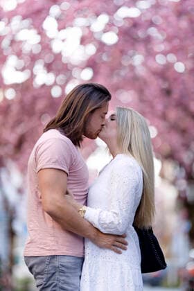Because of the corona virus, the city of Bonn blocks the cherry blossom for visitors Bonn, 08 04 2020 Foto:xC.xHardtx xFuturexImage