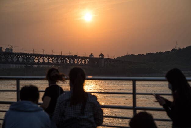(200408) -- WUHAN, April 8, 2020 -- Passengers are seen on a ferry in Wuhan, central China s Hubei Province, April 8, 2020. Wuhan restored its operation of ferries from Wednesday, with the Wuhan Yangtze River ferry company having reopened its two ship routes. Wuhan, the megacity in central China, lifted outbound travel restrictions from Wednesday after almost 11 weeks of lockdown to stem the spread of COVID-19. ) CHINA-HUBEI-WUHAN-FERRY-RESTORATION (CN) XiaoxYijiu 