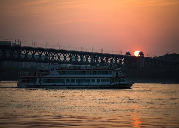 (200408) -- WUHAN, April 8, 2020 -- Photo taken on April 8, 2020 shows a ferry sailing in Wuhan, central China s Hubei Province. Wuhan restored its operation of ferries from Wednesday, with the Wuhan Yangtze River ferry company having reopened its two ship routes. Wuhan, the megacity in central China, lifted outbound travel restrictions from Wednesday after almost 11 weeks of lockdown to stem the spread of COVID-19. ) CHINA-HUBEI-WUHAN-FERRY-RESTORATION (CN) XiaoxYijiu 