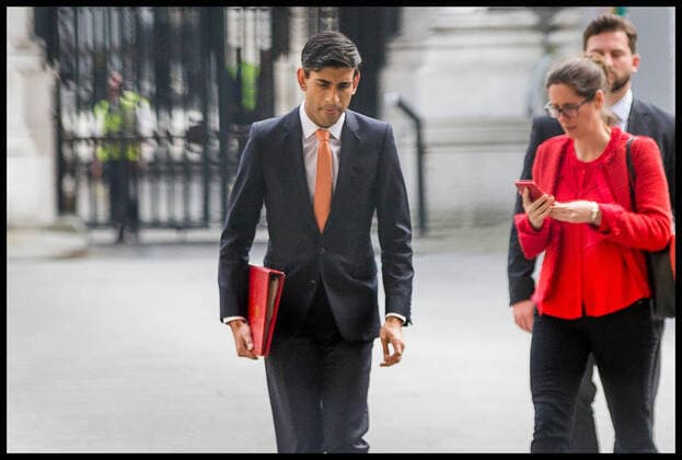 . 08 04 2020. London, United Kingdom. Coronavirus Briefing In Downing Street. Rishi Sunak - Chancellor of The Exchequer arrives in Downing Street ahead of Covid-19 briefing.  xMartynxWheatleyx xi-Imagesx IIM-21002-0004
