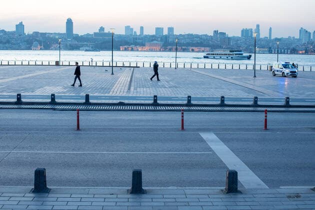April 3, 2020, Istanbul, Turkey: Citizens obeying the precaution and the ban taken due to the coronavirus epidemic stayed in their homes. Uskudar coast, famous for the Maiden s Tower and its fishermen, is left to the seagulls. With the circular sent by the Ministry of the Interior to 81 provincial governorships, until the fight against the virus was achieved last week, citizens in all provinces and districts of Istanbul, along the coastlines and picnic areas; Activities such as picnicking, fishing, sports and hiking were prohibited. Uskudar district, Istanbul. Istanbul Turkey - ZUMAi72_ 20200403_sha_i72_090 Copyright: xTolgaxIldunx