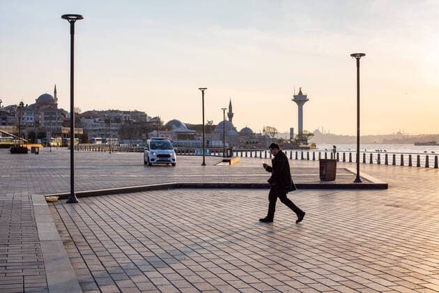 April 3, 2020, Istanbul, Turkey: Citizens obeying the precaution and the ban taken due to the coronavirus epidemic stayed in their homes. Uskudar coast, famous for the Maiden s Tower and its fishermen, is left to the seagulls. With the circular sent by the Ministry of the Interior to 81 provincial governorships, until the fight against the virus was achieved last week, citizens in all provinces and districts of Istanbul, along the coastlines and picnic areas; Activities such as picnicking, fishing, sports and hiking were prohibited. Uskudar district, Istanbul. Istanbul Turkey - ZUMAi72_ 20200403_sha_i72_094 Copyright: xTolgaxIldunx