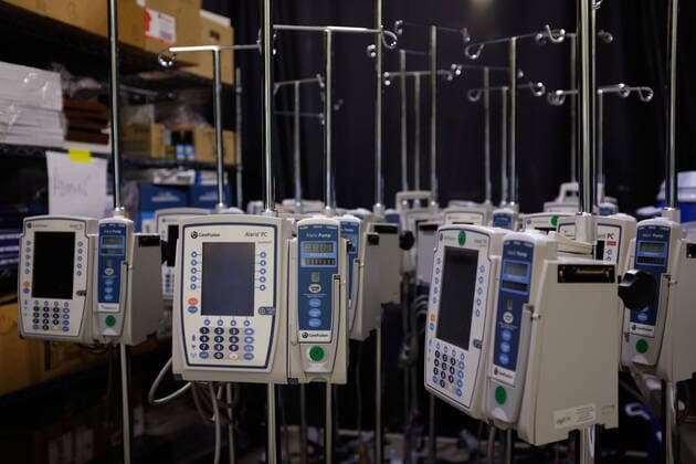 April 8, 2020, Worcester, Massachusetts, US: The building of the FEMA COVID-19 Field Hosiptal in collaboration with Umass Memorial Hospital at the DCU Center in Worcester, Massachusetts. The 250 bed hospital with have COVID-19 positive patients that are too sick to be home, but not sick enough for an ICU. The hospital is staffed by Umass Memorial Hospital. Worcester US - ZUMAd211 20200408_zap_d211_002 Copyright: xAllisonxDinnerx