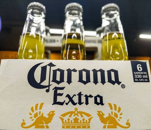SOROCABA, SP - 04.04.2020: CERVEJA CORONA EXTRA - Production of Corona Extra beer was temporarily suspended in Mexico in April. Grupo Modelo, which owns the brand, made this decision based on recommendations from the Mexican government and the financial crisis in the midst of the COVID-19 pandemic. At the beginning when the disease spreading around the world, there was a confusion of the coronavirus with the name of beer, which has nothing to do with it. x1902733x  CaduxRolim