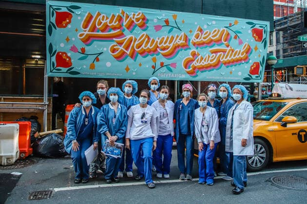 April 8, 2020, New York, NEW YORK, EUA: Healthcare workers applaud in tribute to all those who are working in the fight against the coronavirus in hospitals and health centers on April 08, 2020 in New York City, United States . More than 14,000 people are reported to have died in USA due to the COVID-19 outbreak. New York USA - ZUMAc233 20200408_zsp_c233_090 Copyright: xVanessaxCarvalhox