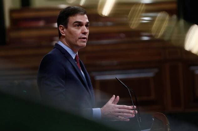 Spanish Prime Minister, Pedro Sanchez (C), delivers a speech during the plenary session at Lower Chamber of Spanish Parliament, in Madrid, Spain, 09 April 2020. The session is to be focused in passing a new extension of the state of alarm due to coronavirus outbreak. Plenary session amid coronavirus outbreak !ACHTUNG: NUR REDAKTIONELLE NUTZUNG!  Copyright: xMariscalx GRAF7803 20200409-637220207295611683