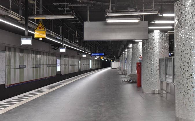 08 04 2020, xblx, A Corona Day in Frankfurt, no people in the central station Tief , emwirt Frankfurt am Main