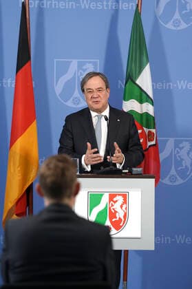 Armin Laschet at a press conference to present the Covid 19 Case Cluster Study in the State Chancellery Düsseldorf, 09 04 2020 Foto:xJ.xKrickx xFuturexImage