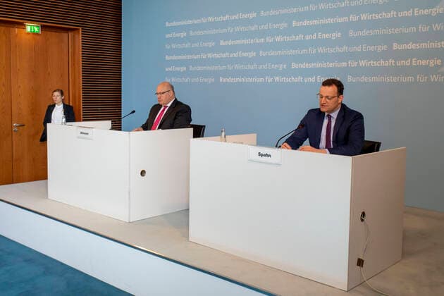 Germany, Berlin, Federal Ministry of Economics, Joint Press Statement by Minister of Economics Peter Altmaier CDU and Minister of Health Jens Spahn CDU after Corona Cabinet, 09 04 2020