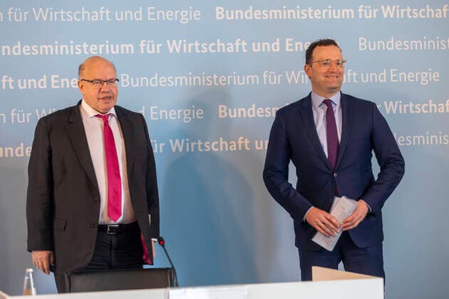 Germany, Berlin, Federal Ministry of Economics, Joint Press Statement by Minister of Economics Peter Altmaier CDU and Minister of Health Jens Spahn CDU after Corona Cabinet, 09 04 2020