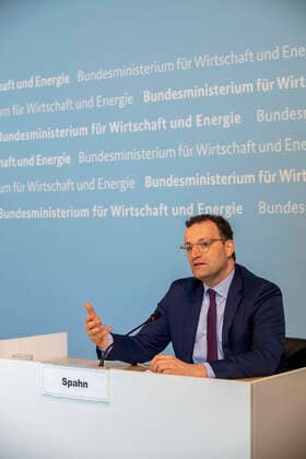 Germany, Berlin, Federal Ministry of Economics, Joint Press Statement by Minister of Economics Peter Altmaier CDU and Minister of Health Jens Spahn CDU Bild nach Corona Kabinett, 09 04 2020