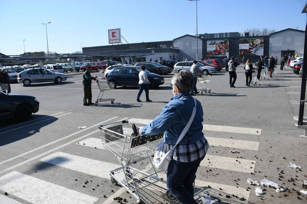 PXL_Shopping 09.04.2020., Bjelovar, Croatia - Hundreds of citizens are waiting in line for shopping shortly before Easter DamirxSpehar PIXSELL