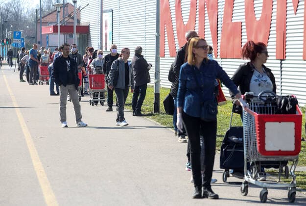 PXL_Shopping crowd 09.04.2020., Zagreb, Croatia - Hundreds of citizens are waiting in line for shopping shortly before Easter MarinxTironi PIXSELL