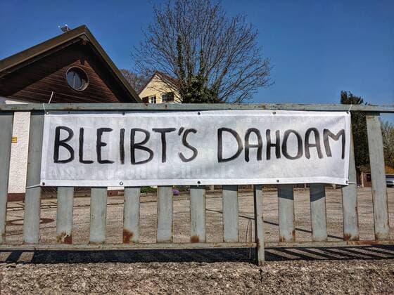 News Themen der Woche KW15 News Bilder des Tages April 9, 2020, Munich, Bavaria, Germany: Bleibt s Dahoam , Bavarian for bleib daheim translates to stay home in English spotted in the town of Planegg, near Munich, Germany and just minutes away from the first outbreak in Germany that traced back to Wuhan, China. Munich Germany - ZUMAb160 20200409_zbp_b160_002 Copyright: xSachellexBabbarx