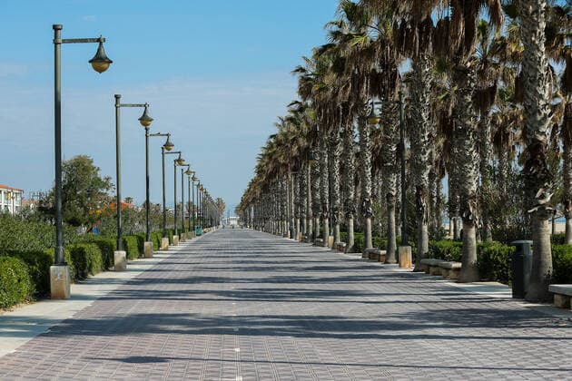 April 9, 2020, Valencia, VALENCIA, SPAIN: Illustration, general view of the empty Malvarrosa beach in Valencia during the Hole Week and the fourth week after the Government declared the state of alarm in Spain and recommended people to stay at home to fight coronavirus COVID-19 on April 9, 2020 in Valencia, Spain Valencia SPAIN - ZUMAa181 20200409_zaa_a181_002 Copyright: xIvanxTerronx