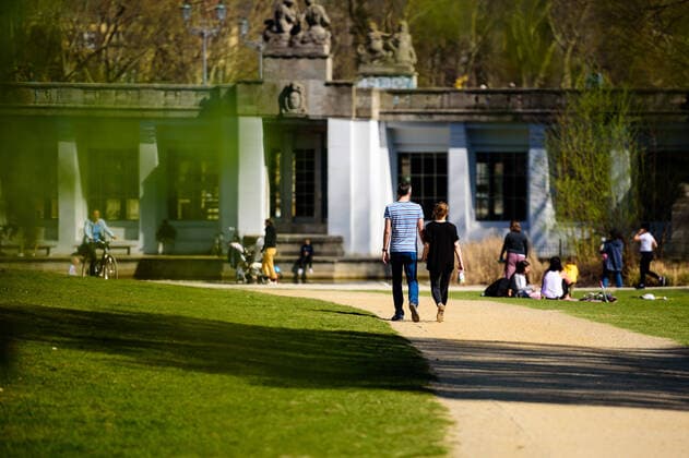 April 9, 2020, Berlin, Berlin, Germany: People enjoy the sun in a public park in Berlin. German Federal Government and the heads of government of the federal states adopted guidelines for further restricting social contacts in the public sector in view of the corona epidemic in Germany. Currently, meetings of more than two people are not allowed. As far as possible, a minimum distance of 1.5 meters must be maintained. Violations are punishable by a fine. Berlin Germany - ZUMAs172 20200409_zap_s172_009 Copyright: xJanxScheunertx