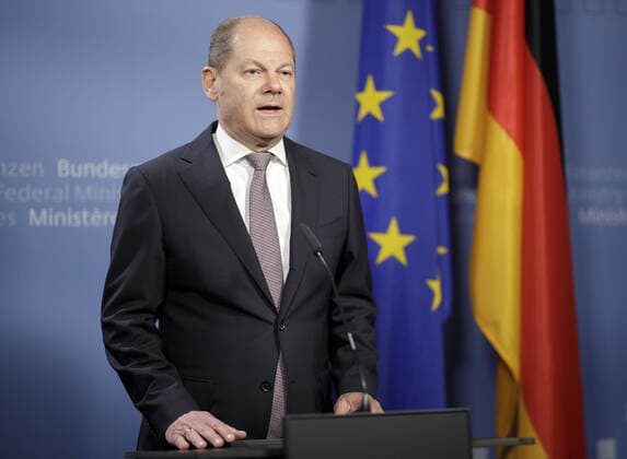Federal Minister of Finance Olaf Scholz, SPD, gives a press statement before a video conference of the Euro Group Berlin, 09 04 2020 Berlin Germany Copyright: xThomasxImo photothek.netx