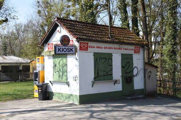 Thalkirchen Kiosk in front of Thalkirchner Bridge Munich 09 04 20 Munich