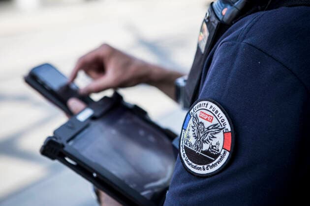 French policemen control the surroundings of the in Strasbourg, eastern France, on April 9, 2020, on the 24th day of a strict lockdown in France to stop the spread of COVID-19 NEWS : Covid 19 Coronavirus en France - Strasbourg - 09 04 2020 ElyxandroCEGARRA PANORAMIC 
