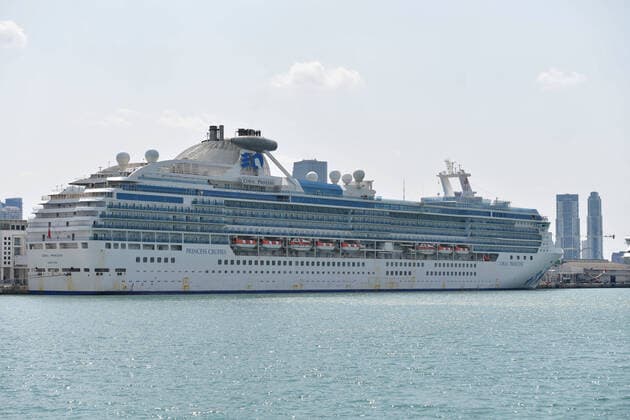 April 9, 2020, Miami Beach, Florida, United States Of America: MIAMI BEACH, FL - APRIL 09: COVID-19: Barred from Miami hotels, 13 Coral Princess passengers will stay on ship for 14 more days on April 09, 2020 in Miami Beach, Florida..People: Coral Princess Miami Beach United States Of America - ZUMAn287 20200409_zaa_n287_026 Copyright: xSMGx