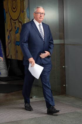 BRAD HAZZARD COVID-19 PRESSER, NSW Minister for Health Brad Hazzard arrives for a press conference in Sydney, Friday, April 10, 2020. The coronavirus (COVID-19) death toll in NSW has risen by one to 22 overnight, after a 69 year old died overnight at John Hunter Hospital. ( NO ARCHIVING, EDITORIAL USE ONLY, NO USE IN BOOKS WITHOUT CONSENT SYDNEY NSW AUSTRALIA  Copyright: xBIANCAxDExMARCHIx 20200410001462794157