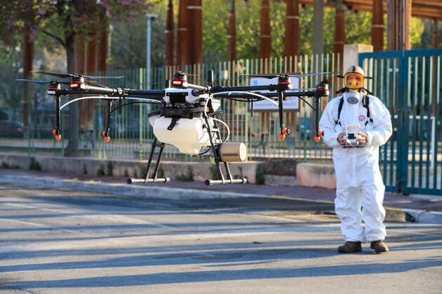 Coronavirus¨Desinfection des rues de Cannes par les services de la voirie. ¨Utilisation d un drone NEWS : Coronavirus - Desinfection rues de Cannes - Crise sanitaire mondiale et la pandemie du Coronavirus Covid19 - 10 04 2020 NicolasGavet Panoramic 
