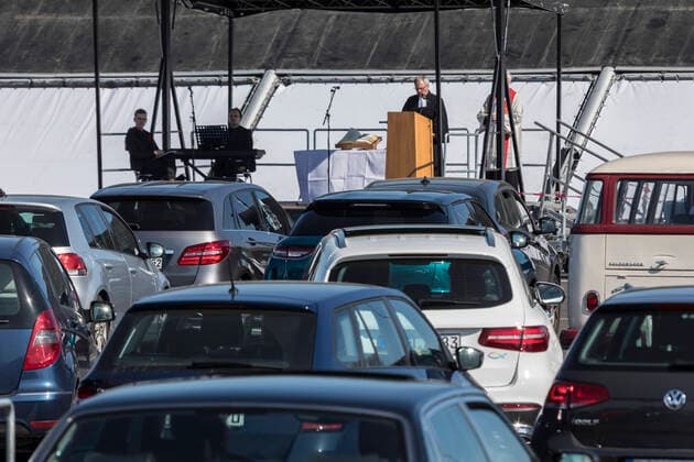 Ecumenical service on Good Friday in the drive-in cinema at the exhibition car park in Düsseldorf, a response to the unusual circumstances caused by the coronavirus pandemic