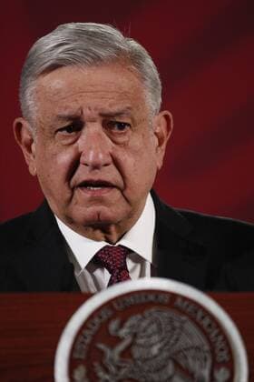 The President of Mexico Andres Manuel Lopez Obrador offers a morning press conference at the National Palace in Mexico City, Mexico, 10 April 2020. Obrador assured this Friday that his country has joined the OPEC + pact to reduce oil production but with a decrease of only 100,000 barrels per day and after agreeing also with the United States, which in compensation will lower its production a little more. Mexico will reduce 100,000 barrels per day after agreeing with Trump and OPEC !ACHTUNG: NUR REDAKTIONELLE NUTZUNG!  Copyright: xJosexMendezx MEX9333 20200410-637221288785913839