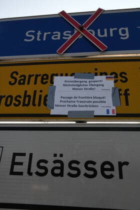 In Kleinblittersdorf Bundesstrasse in the Saarland, the border between Germany and France is closed on Good Friday 10 4 2020 due to the corona pandemic The demarcation of the border due to the corona virus is a historical and decisive experience for the people bub