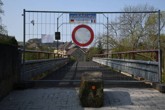 In the Saarland town of Bliesmengen Bolchen, the border between Germany and France is closed due to the corona pandemic on Good Friday 10 4 2020 The border demarcation due to the corona virus is a historical and far-reaching experience for the people bub