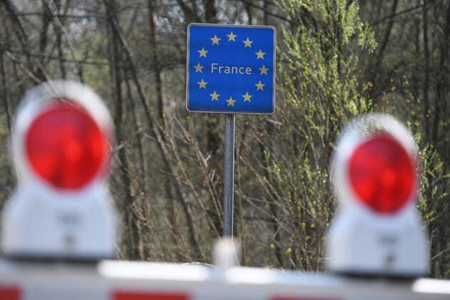 In Brenschelbach in the Saarland, the border between Germany and France is closed on Good Friday 10 4 2020 due to the corona pandemic The opening of the border due to the corona virus is a historical and far-reaching experience for the people bub