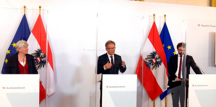 Vienna 10 04 2020, Federal Chancellery, Vienna, AUT, Acute Developments on Corona Disease in Austria, press conference on the topic of capacities in Austrian hospitals, in the picture from Virologist Elisabeth Puchhammer, Mi  EP_str
