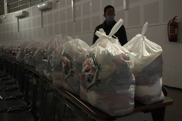 L Union Tunisienne de Solidarite Sociale (UTSS) prepare des colis alimentaires pour les personnes agees et les familles a faibles revenus a Tunis pendant la pandemie de coronavirus COVID-19 the Tunisian Social Solidarity Union (UTSS) prepares food packages for the elderly and low-income families in Tunis during the COVID-19 coronavirus pandemic NEWS : Colis alimentaires pour les personnes agees et les familles a faibles revenus a Tunis pendant la pandemie de coronavirus COVID-19 - 10 04 2020 WassimJdidi Panoramic 