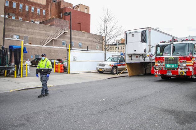 April 10, 2020, New York, NEW YORK, EUA: Movement at Wickoff Brooklyn Hospital in New York during the covid-19 coronavirus pandemic in the United States. New York USA - ZUMAc233 20200410_zsp_c233_005 Copyright: xVanessaxCarvalhox