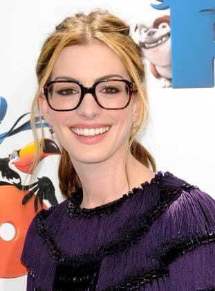 Anne Hathaway at arrivals for RIO Premiere, Grauman s Chinese Theatre, Los Angeles, CA April 10, 2011. Photo By: Dee Cercone Everett Collection For usage credit please use; Dee Cercone Everett Collection !ACHTUNG AUFNAHMEDATUM GESCHÃ„TZT! PUBLICATIONXNOTxINxCANxCHNxFRAxITAxJPNxNORxPOLxRUSxESPxUKxUSA Copyright: xDeexCercone EverettxCollectionx 1110A02 DX036