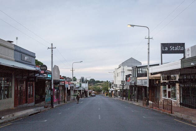 (200411) -- JOHANNESBURG, April 11, 2020 (Xinhua) -- Photo taken on April 10, 2020 shows an empty street in Johannesburg, South Africa. South African President Cyril Ramaphosa on Thursday announced that the country s lockdown aimed at stemming the spread of COVID-19 would be extended for another two weeks. (Photo by Yeshiel Xinhua) SOUTH AFRICA-JOHANNESBURG-COVID-19 