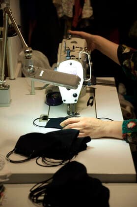 Nora from Berlin sewing face masks Berlin, 10 04 2020 Foto:xS.xGabschx xFuturexImage