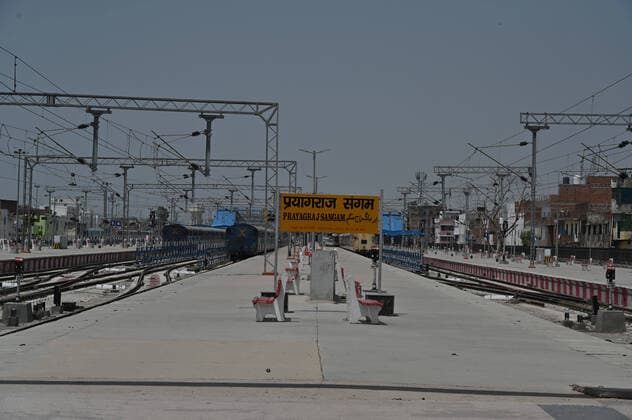 April 11, 2020, Prayagraj, Uttar Pradesh, India: Prayagraj: A deserted view of Prayagraj Sangam railway terminal during a government-imposed nationwide lockdown as a preventive measure against the COVID-19 coronavirus, in Allahabad on Saturday, April 11,2020. Prayagraj India - ZUMAv115 20200411_zap_v115_014 Copyright: xPrabhatxKumarxVermax