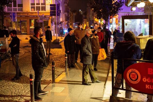 April 11, 2020: Citizens seen rushing into bakeries and supermarkets hours before the two days curfew at midnight on Friday, April 10, in Istanbul, TURKEY. In order to prevent new type coronavirus pandemic, the Ministry of Interior has decided to take additional measures. In this context, curfews will be imposed for 48 hours in 31 provinces with metropolitan status from April,10th midnight. Total number of registered cases in country reaches 47,029 as 4,747 more people test positive for virus. Turkey confirmed that 98 more people died from the coronavirus in the country over the past 24 hours, bringing the death toll to 1,006, on April,10 2020. - ZUMAi72_ 20200411_znp_i72_001 Copyright: xTolgaxIldunx